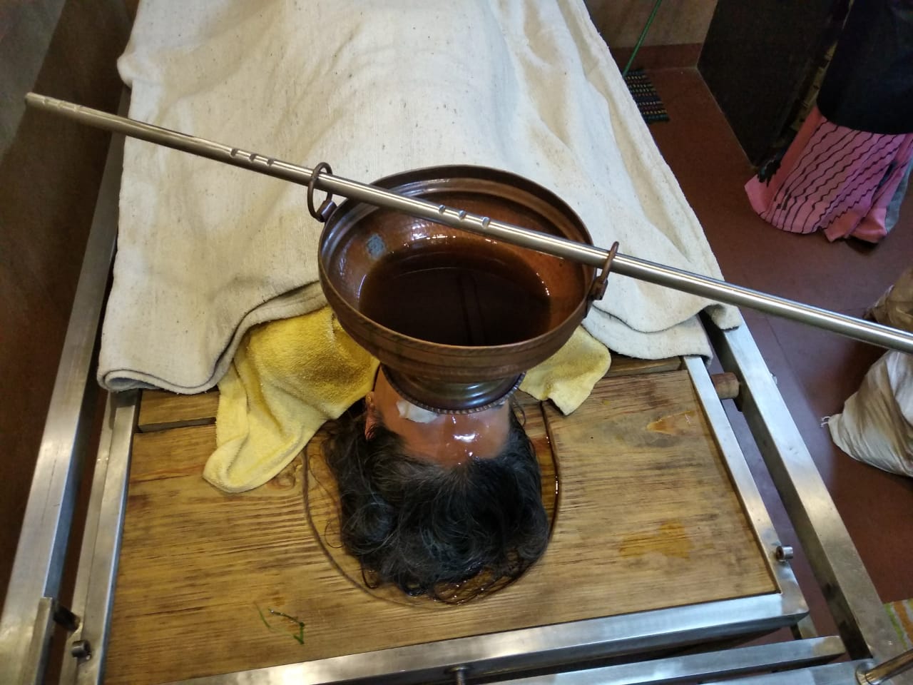 panchkarma-treatment,Panchakarma-clinic-in-ghatkopar,best-panchkarma,shree-vishvatej-ayurvediy-chikitsalaya,vishvatej,shirodhara,basti,purvakarma,paschitkarma,nirudh,